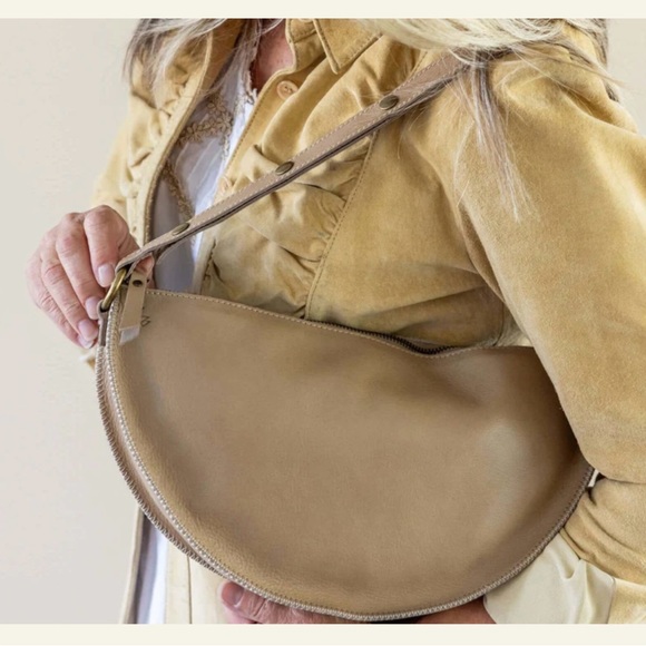 Lyons Leather Co. Seashell Queen Bee - Picture 12 of 15